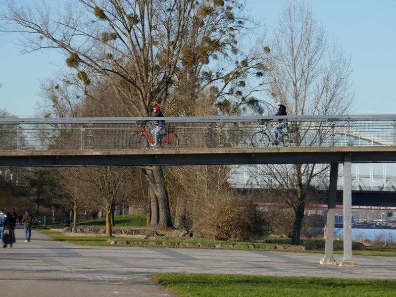 La Cigogne à vélo