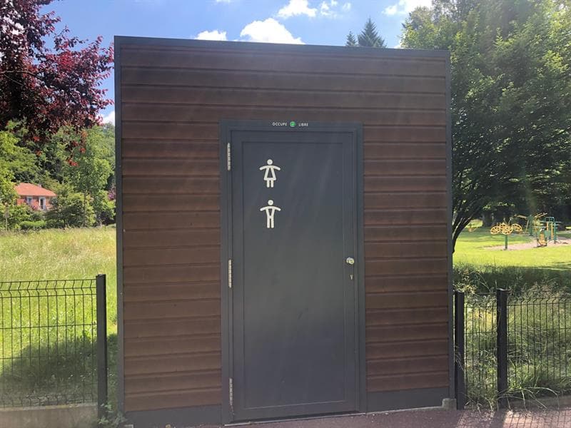 Toilettes publiques de l'aire de jeux de Vieux-Thann