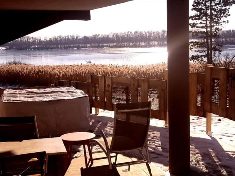 Meublé de tourisme : au nid douillet du lac
