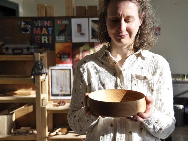 Visite guidée de l'atelier de Laure Prin - artisane d’art - création bois