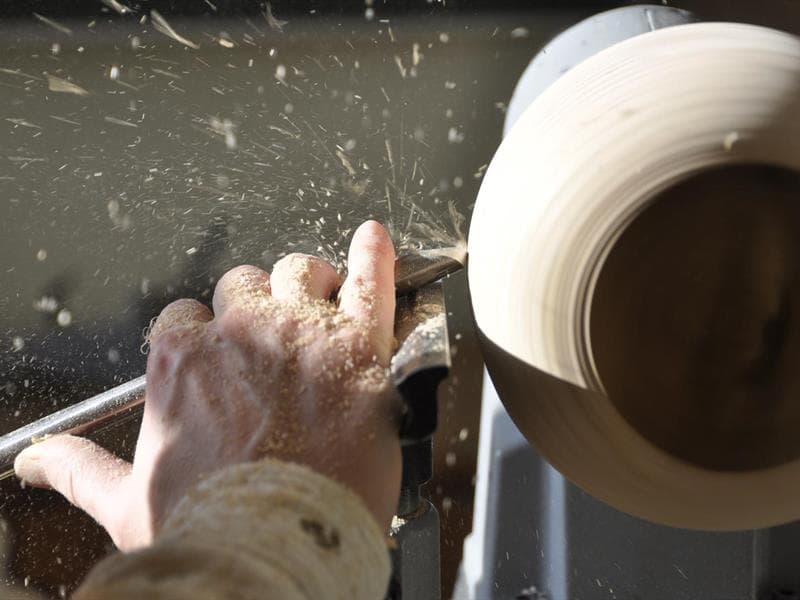 Visite guidée de l'atelier de Laure Prin - artisane d’art - création bois