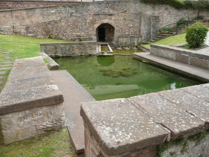 Fontaine du Romain (lavoir)