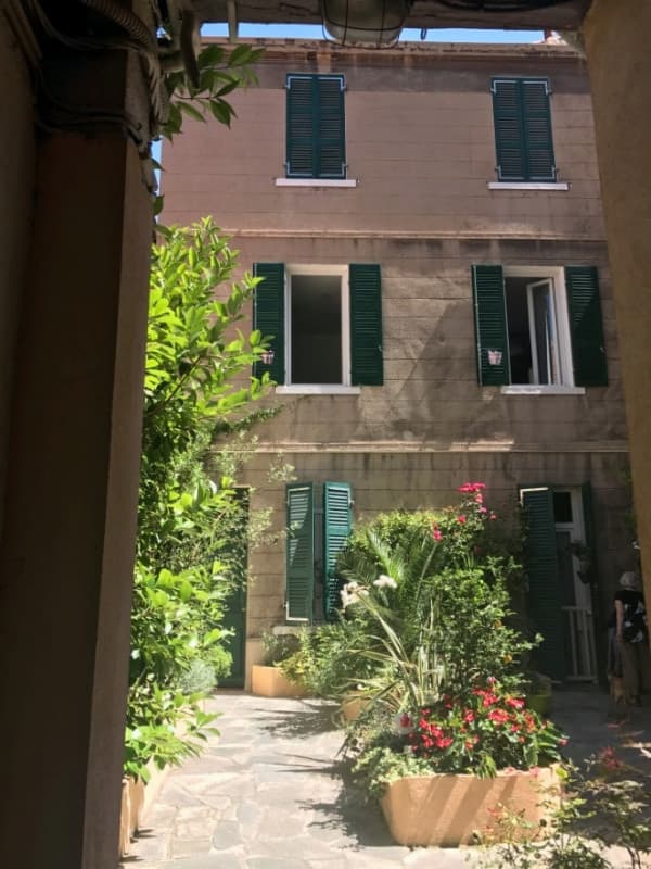 Sugiton Marseille.jpg