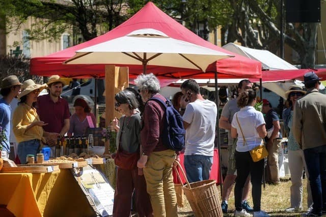 Marché de Jouques
