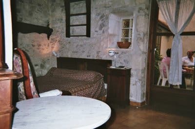 13T1036021_5_WEB.jpg