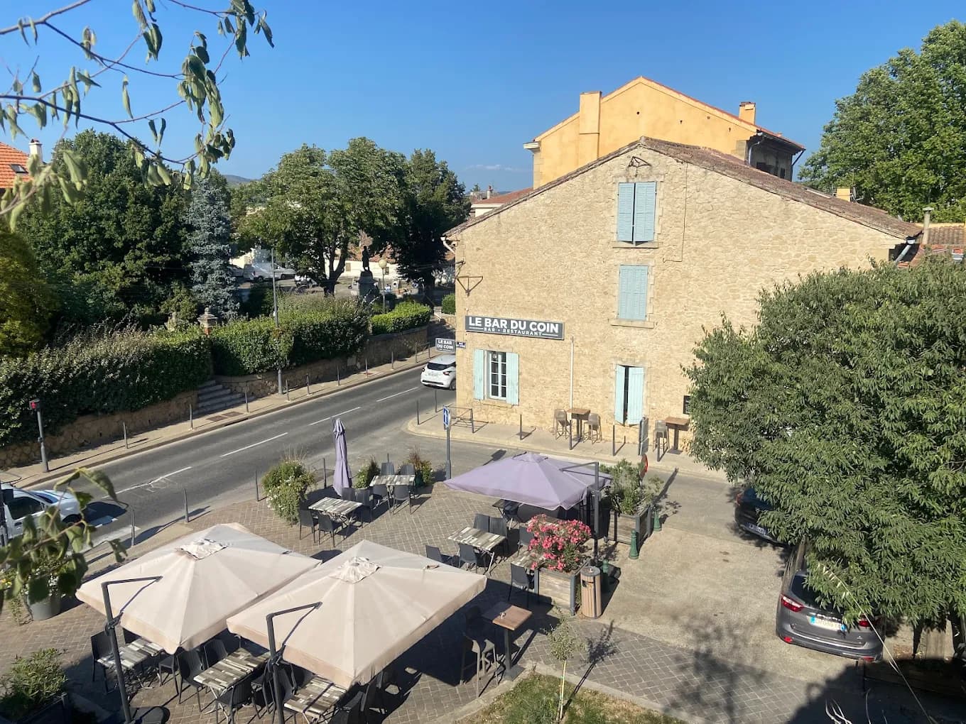Le bar du coin_Peyrolles-en-Provence