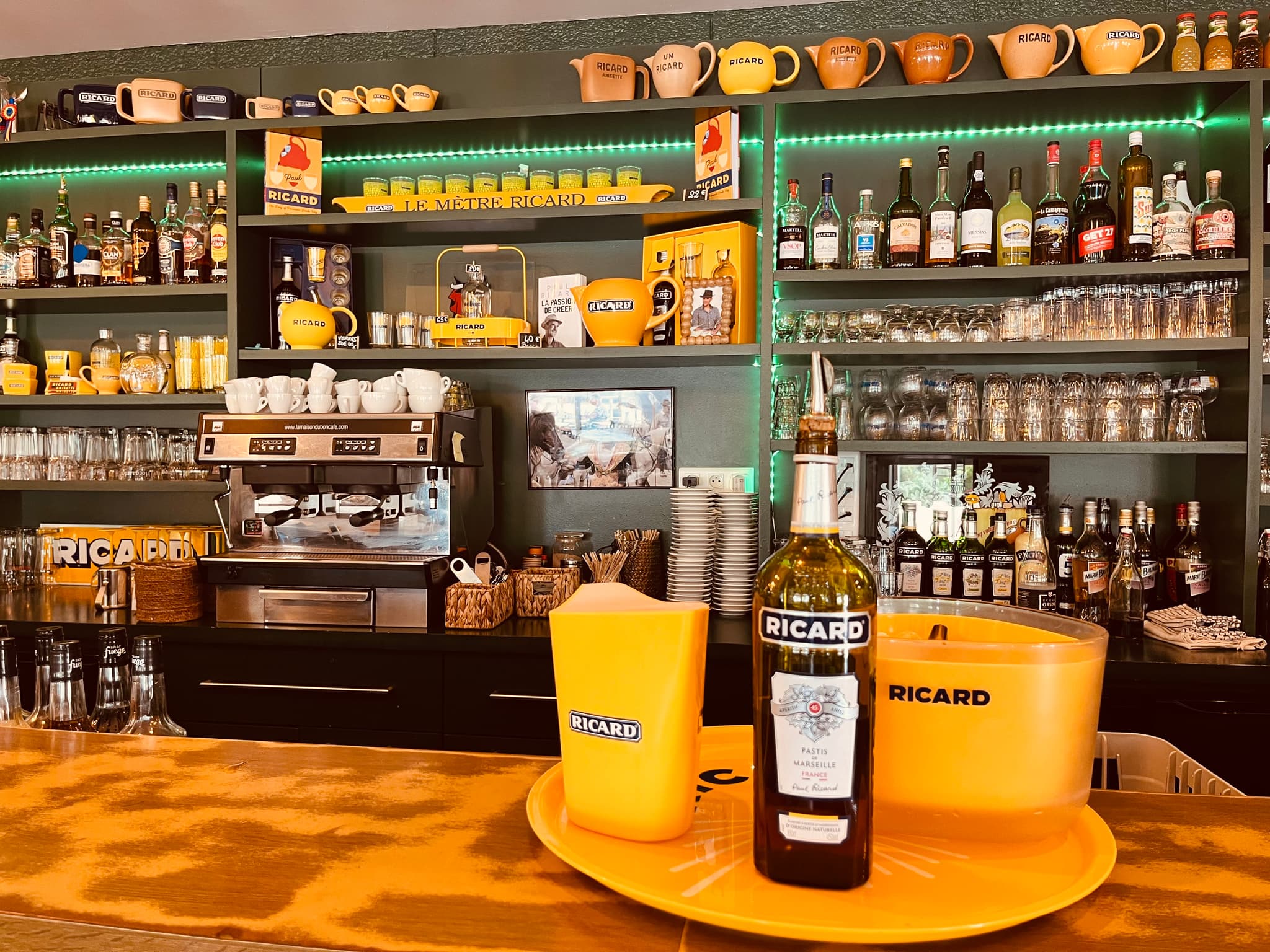 Le comptoir de la Bergerie de Méjanes