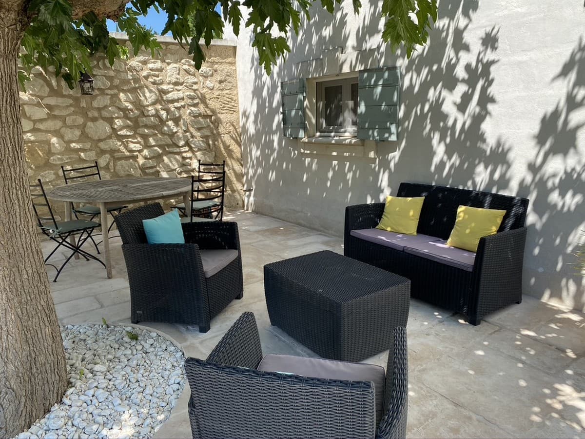 Au Mas de l'Estello salon de jardin
