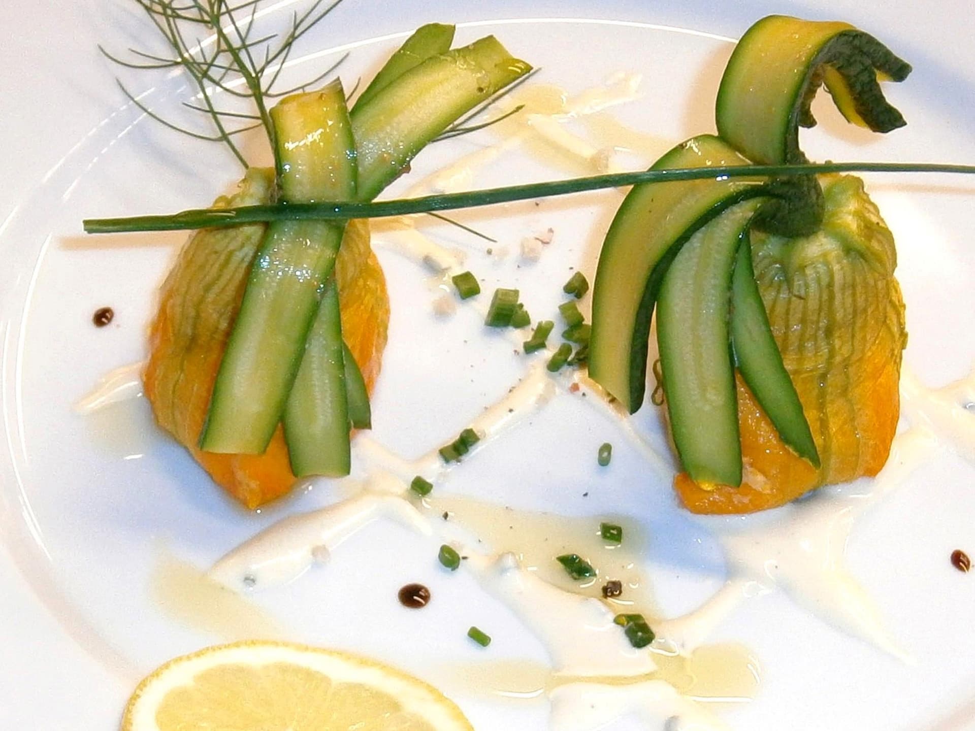 Fleurs de courgettes farcies au deux saumons