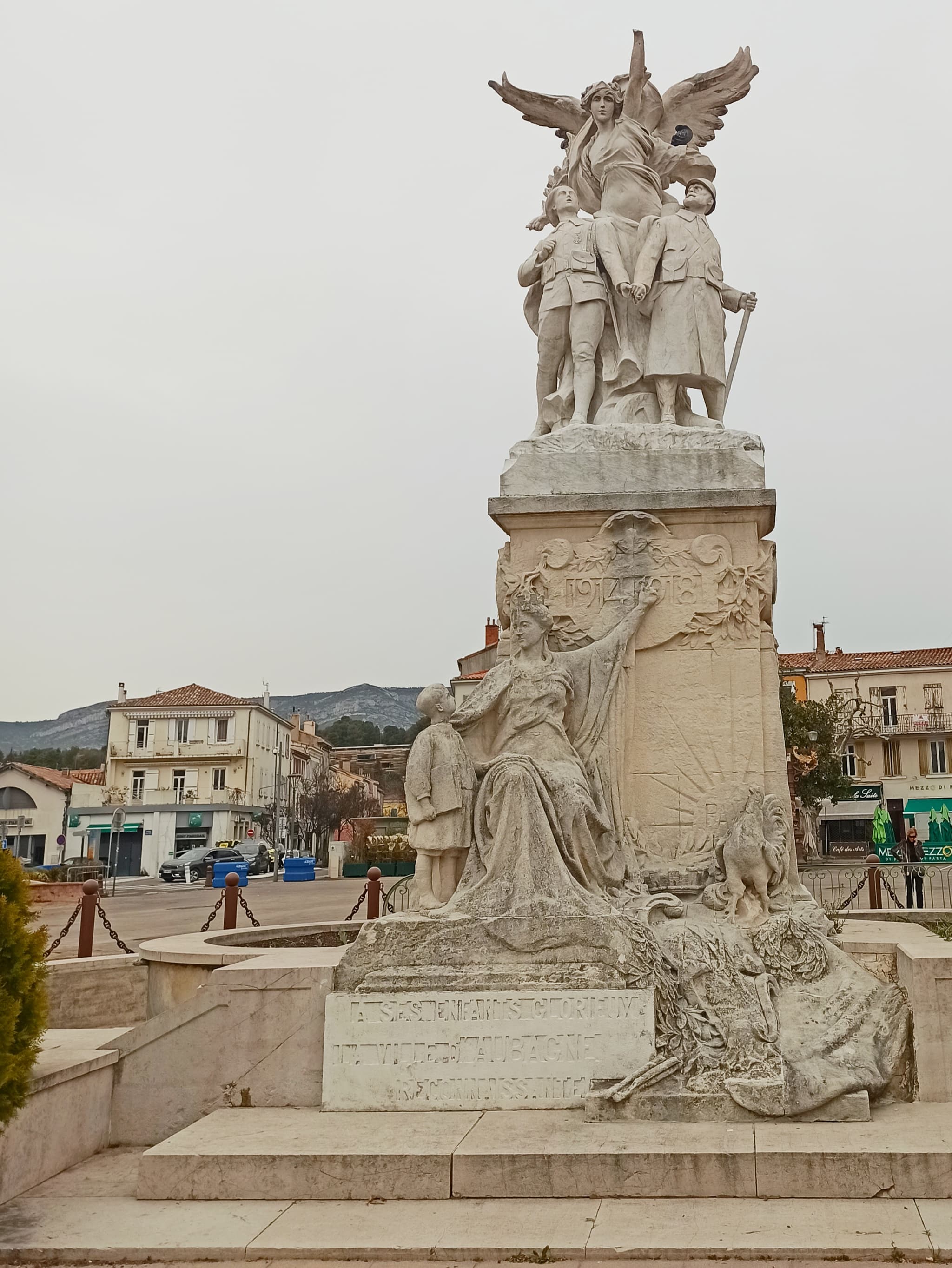 Monument aux morts_Aubagne
