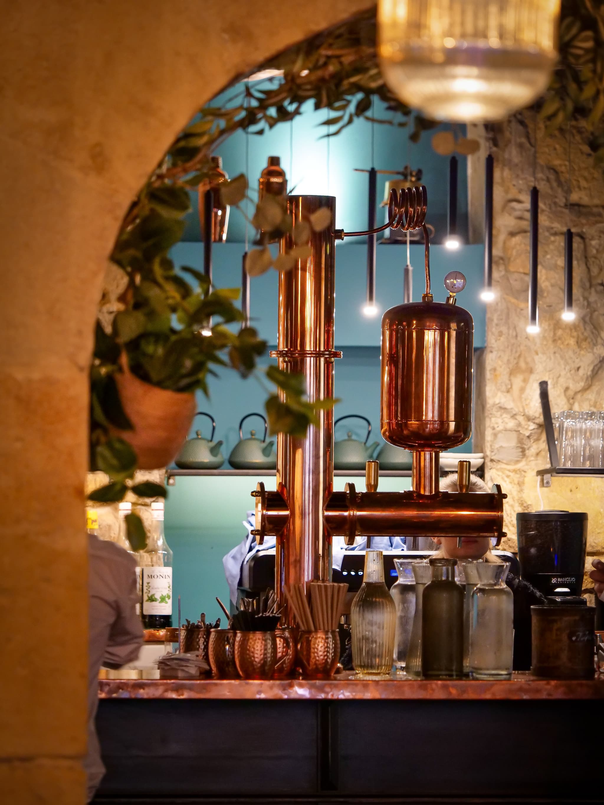 Le bar dans la salle principale