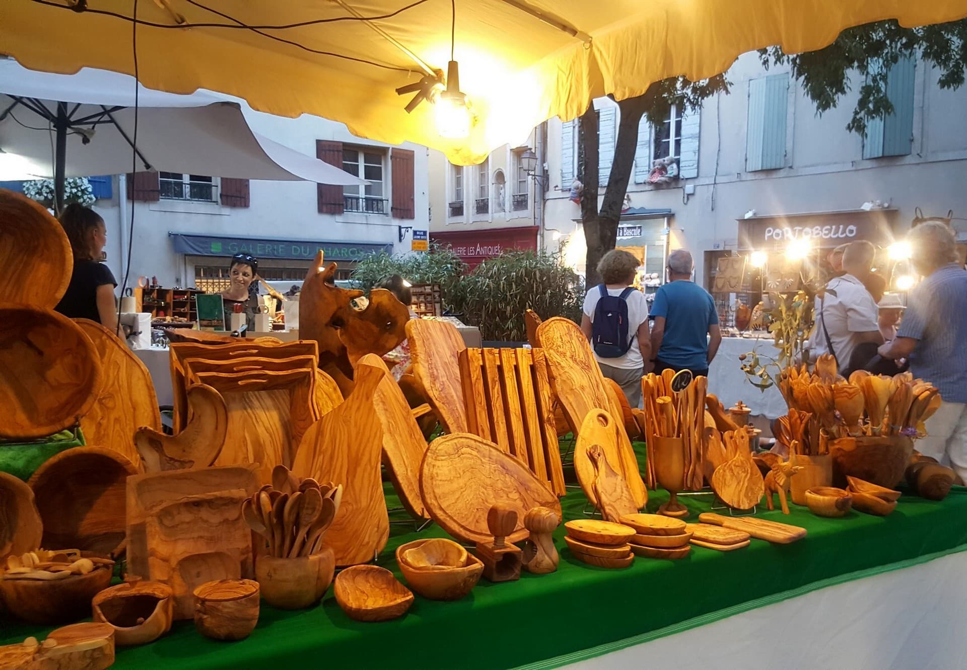 Marché des Créateurs bois d'olivier