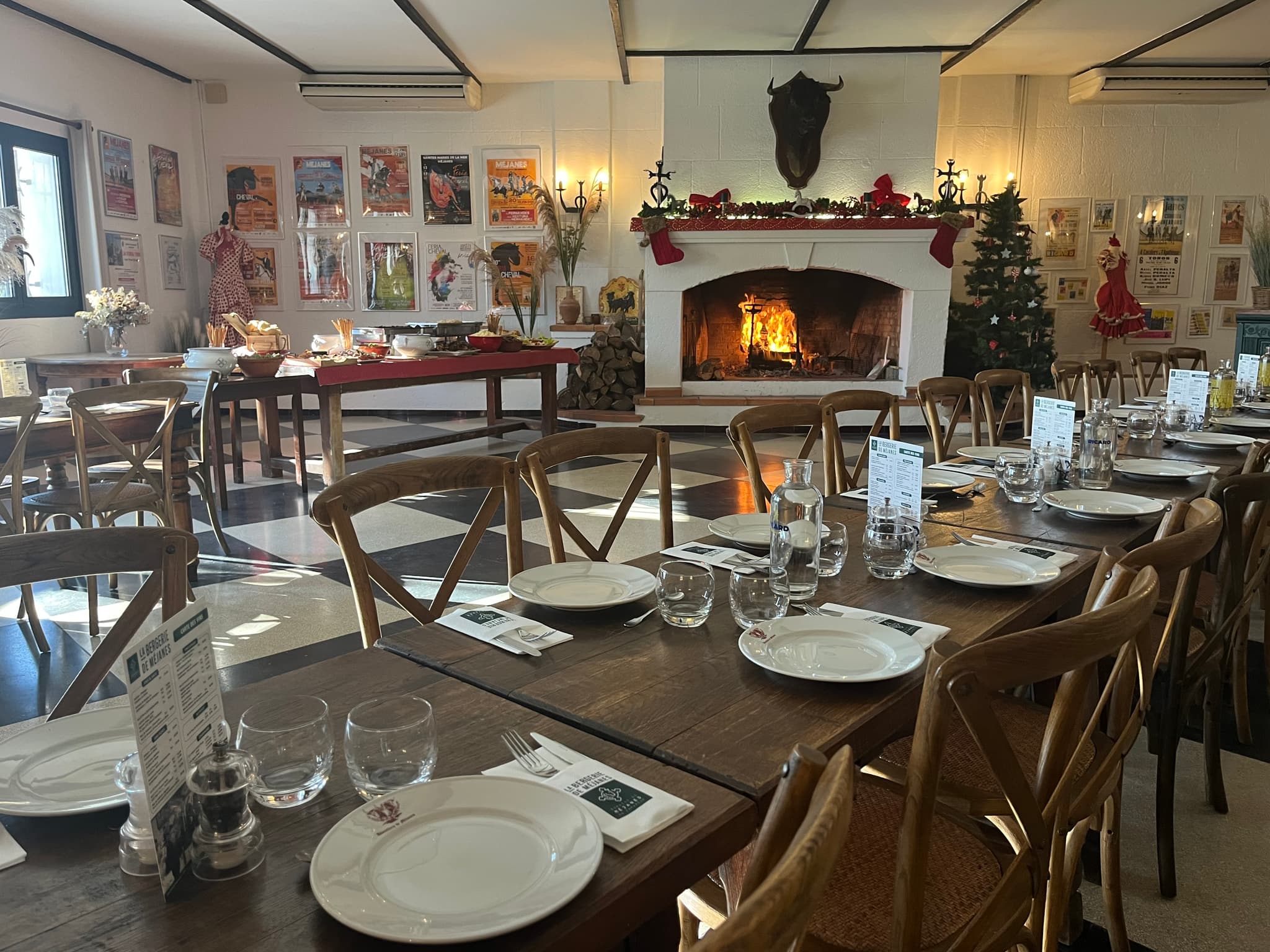 La Salle espagnole du restaurant La Bergerie de Méjanes