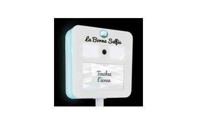LA BORNE SELFI TEMA - TLCT.JPG