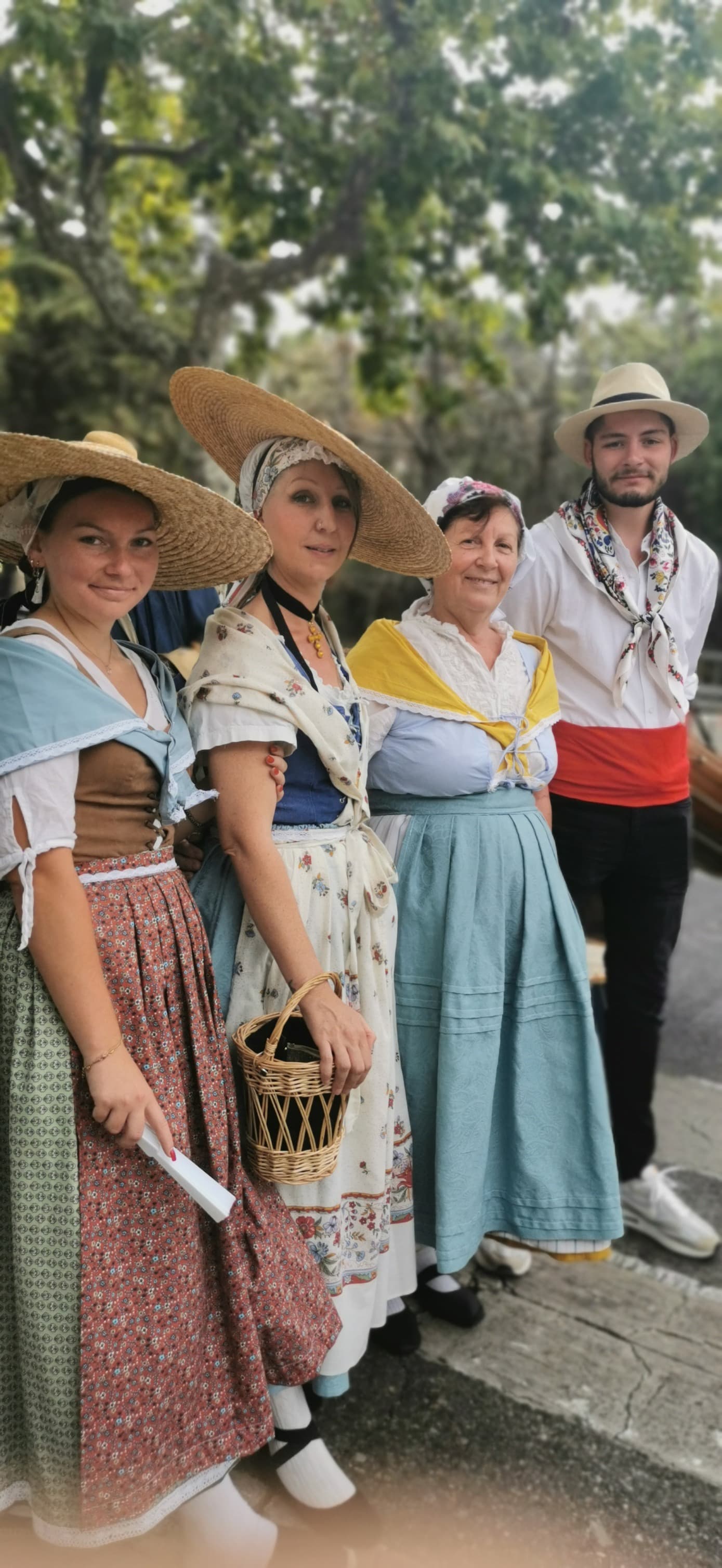 Messe, cavalcade et vente du Gaillardet de la Saint Laurent_Allauch