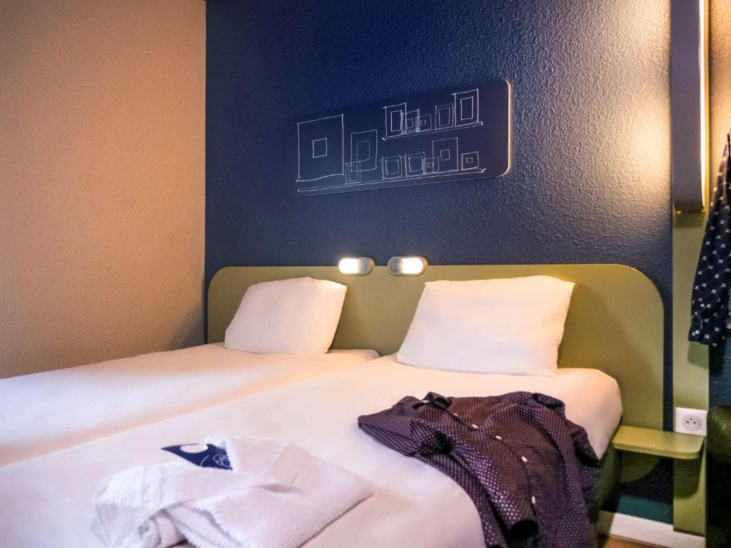 CHAMBRE LITS JUMEAUX