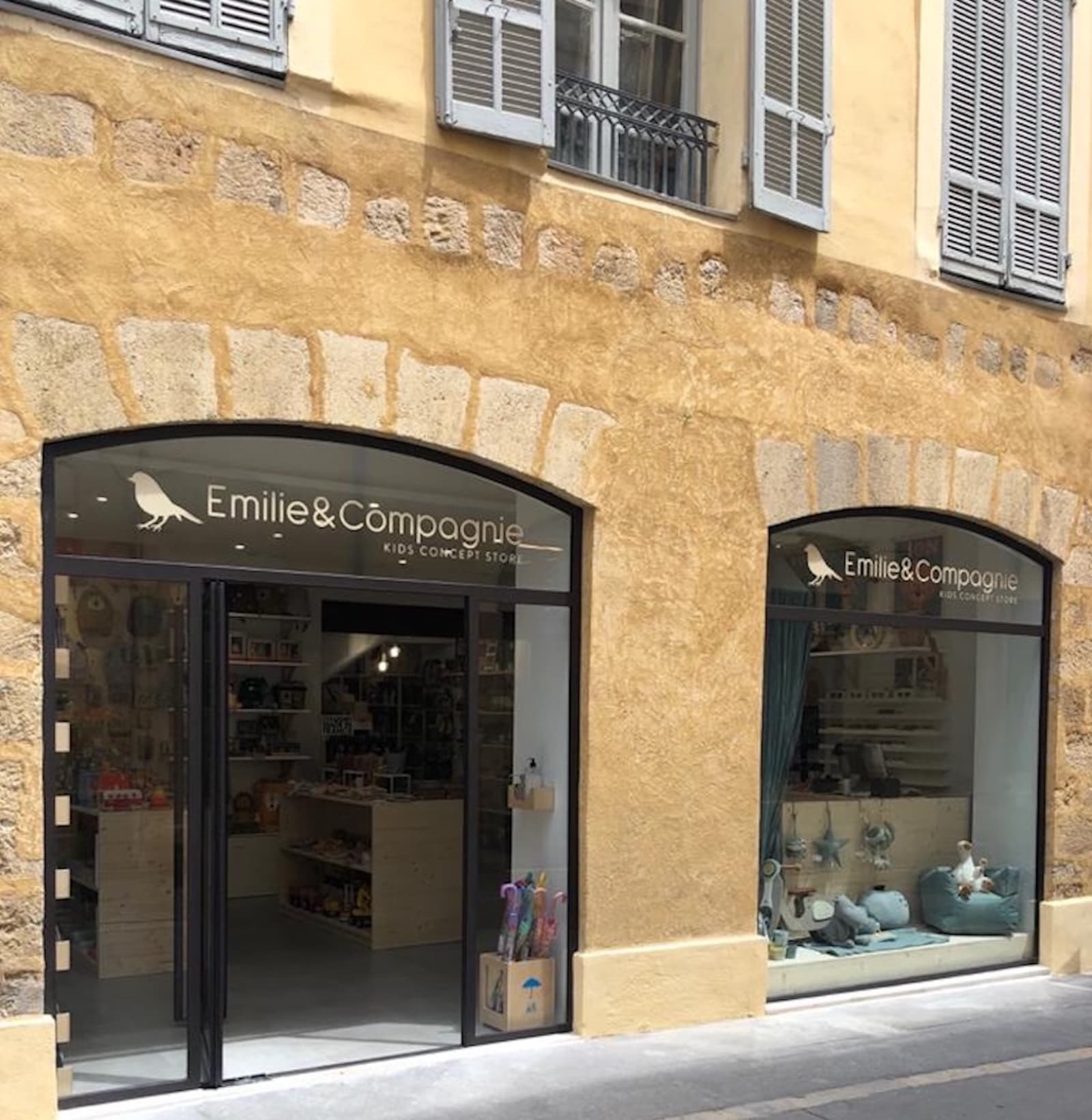 façade coté Rue Granet - Emilie & Compagnie