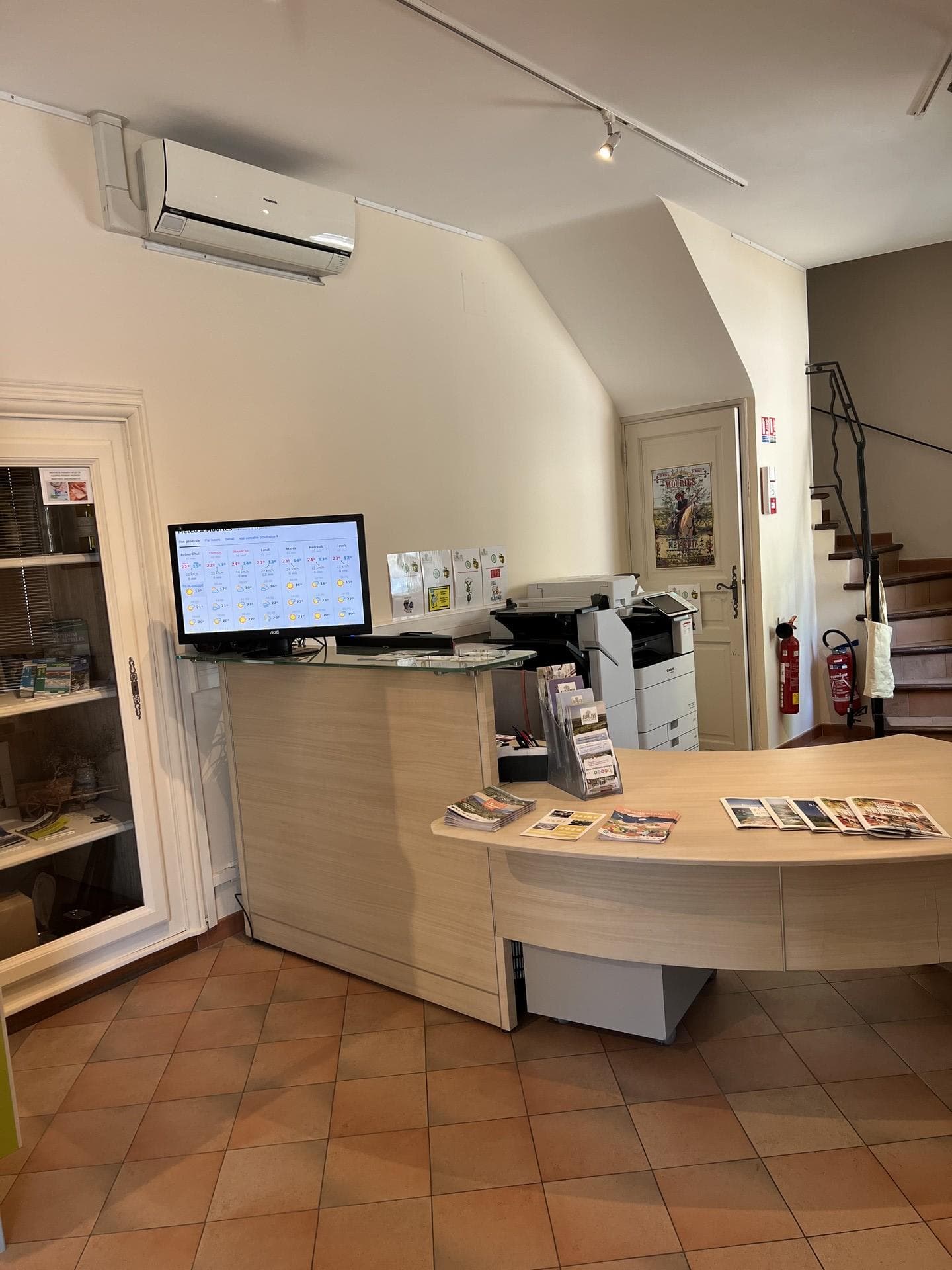 Bureau d'Information Touristique Mouriès_banque accueil