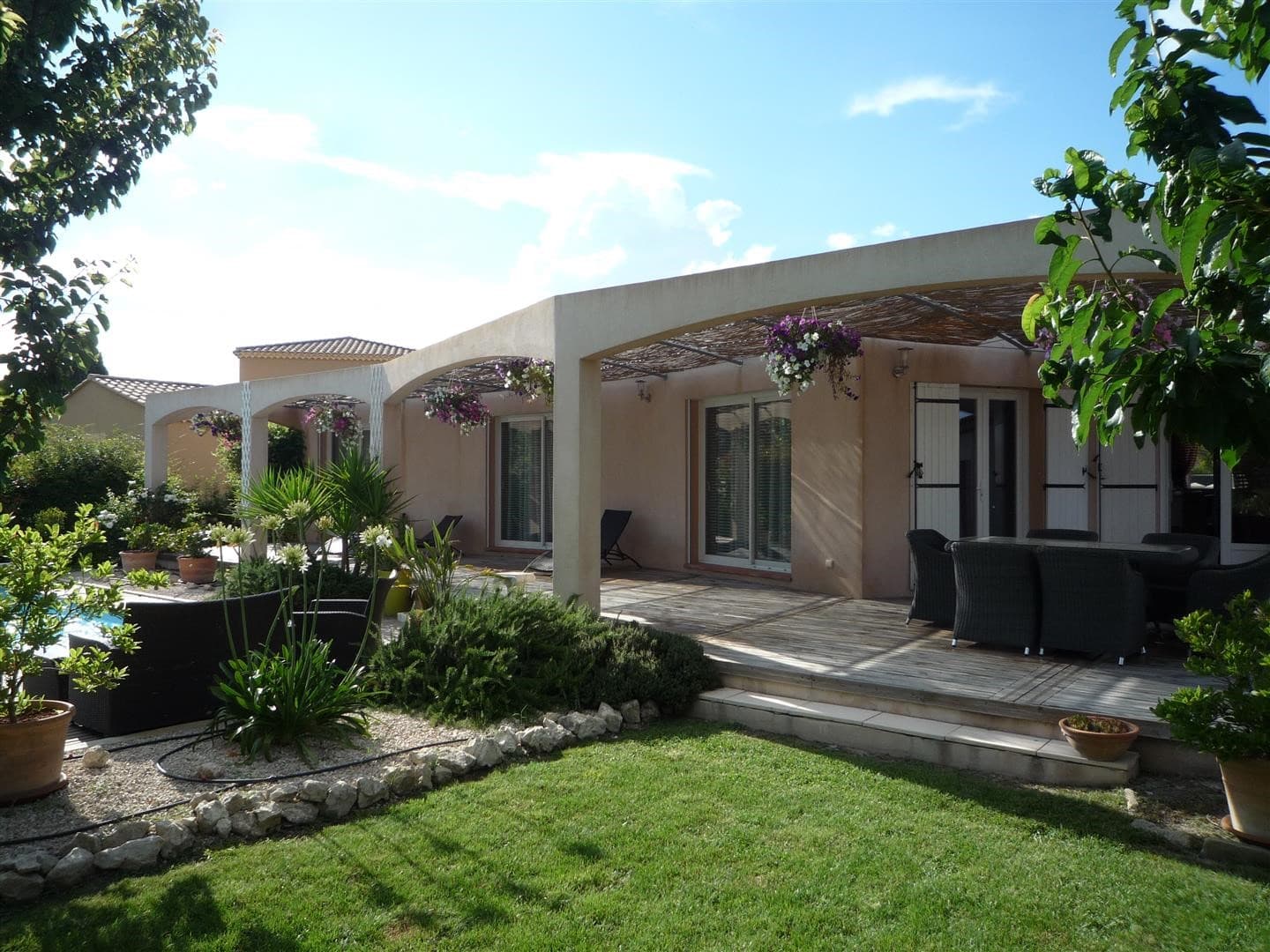2.Ambren-location-maison-avec-piscine-6-personnes-alpilles-paradou-provence