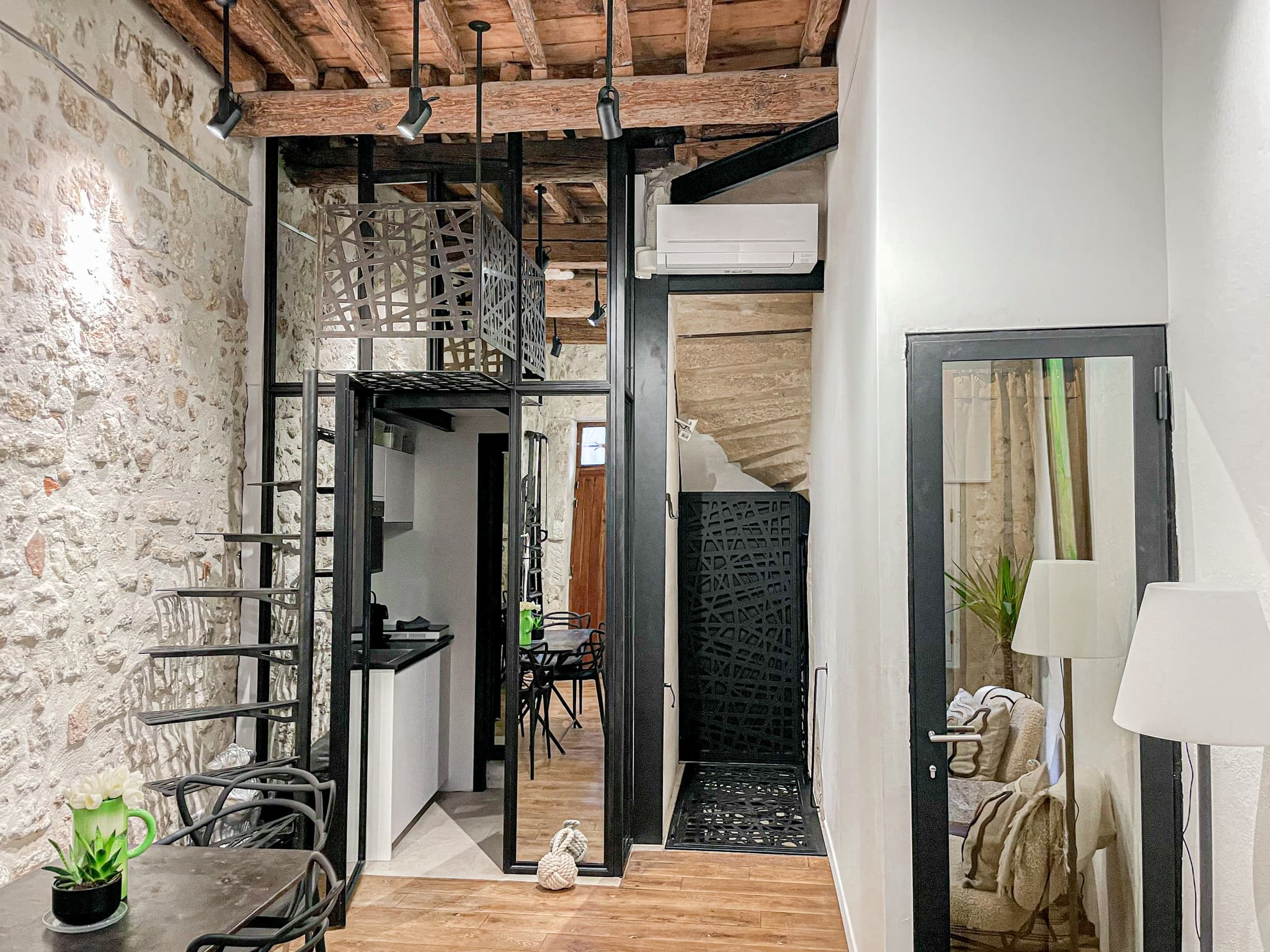 Studio 26 Appart/Galerie/Commerce Centre d'Arles_Arles