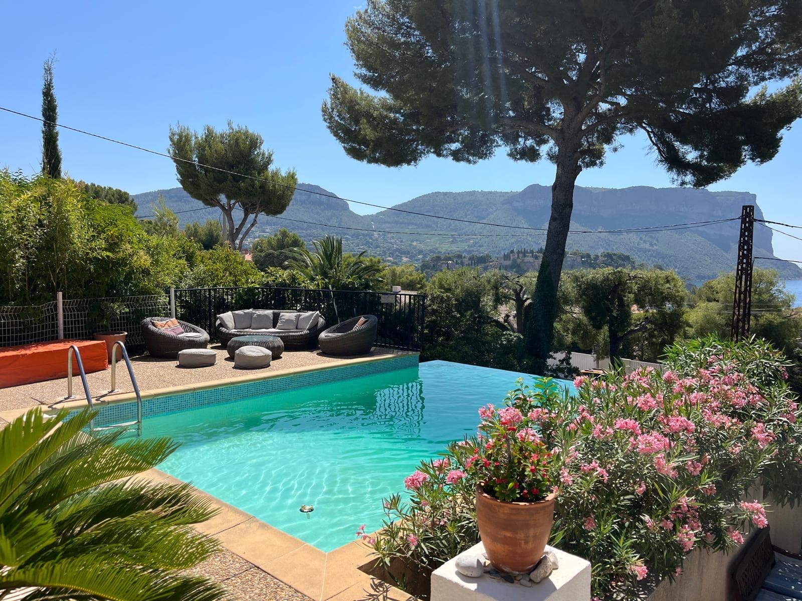 Cassis Hostel