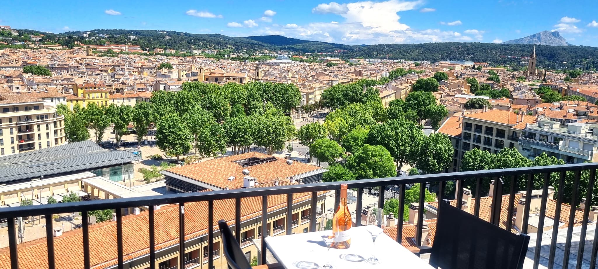 Terrasse et Cours Mirabeau