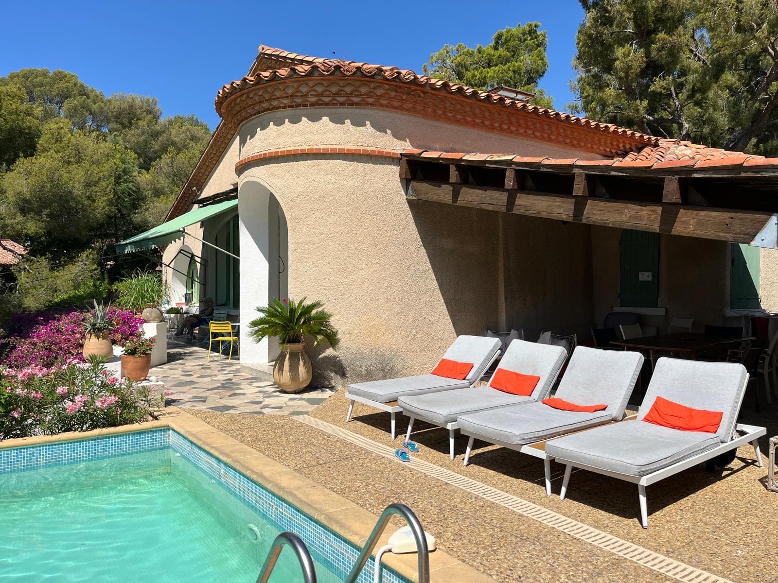 Cassis Hostel