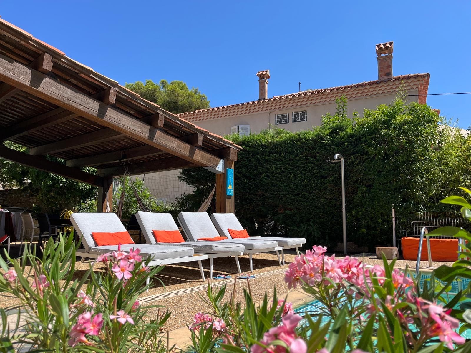 Cassis Hostel