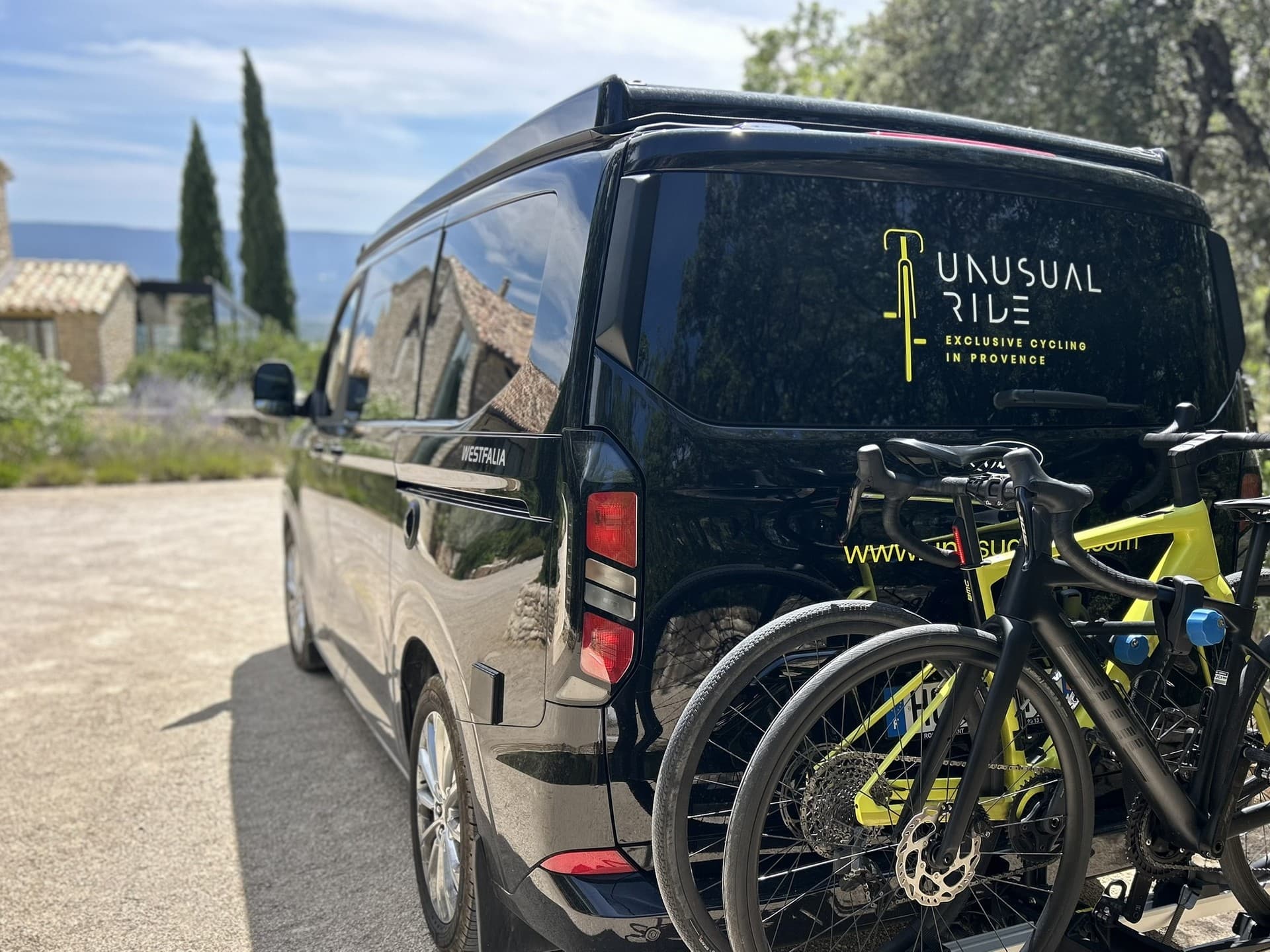 Unusual Ride Guide touristique à vélo à Aureille Van de transport