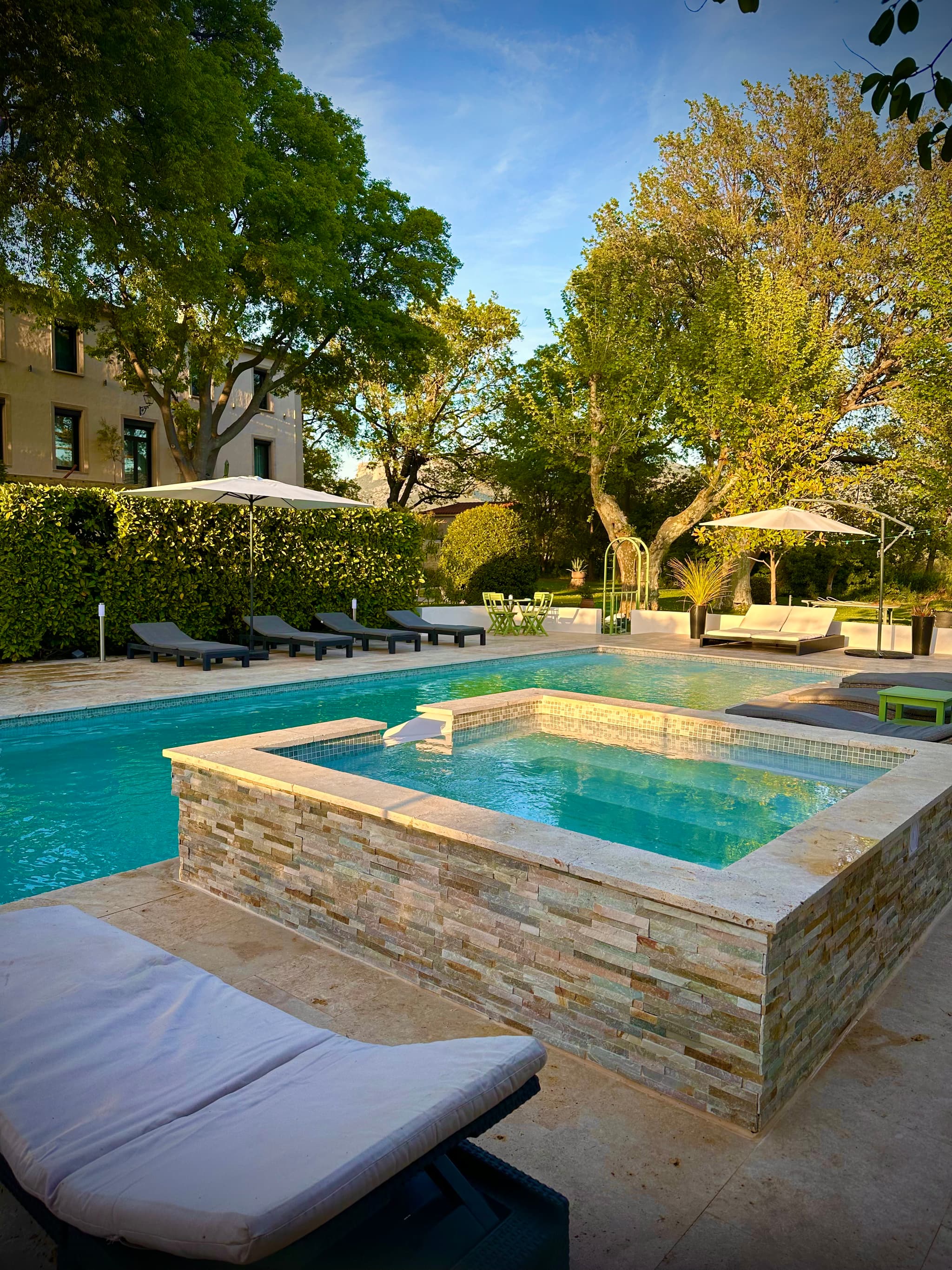 Piscine et bain à bulles