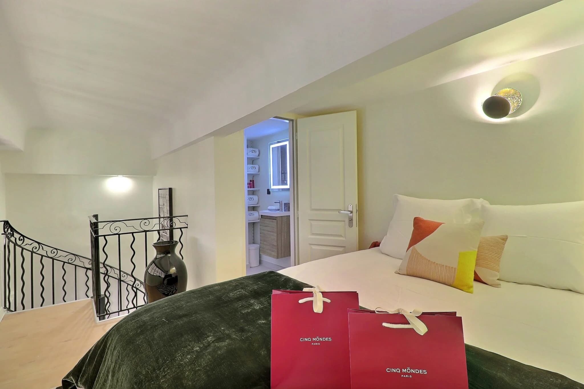 Suite 26