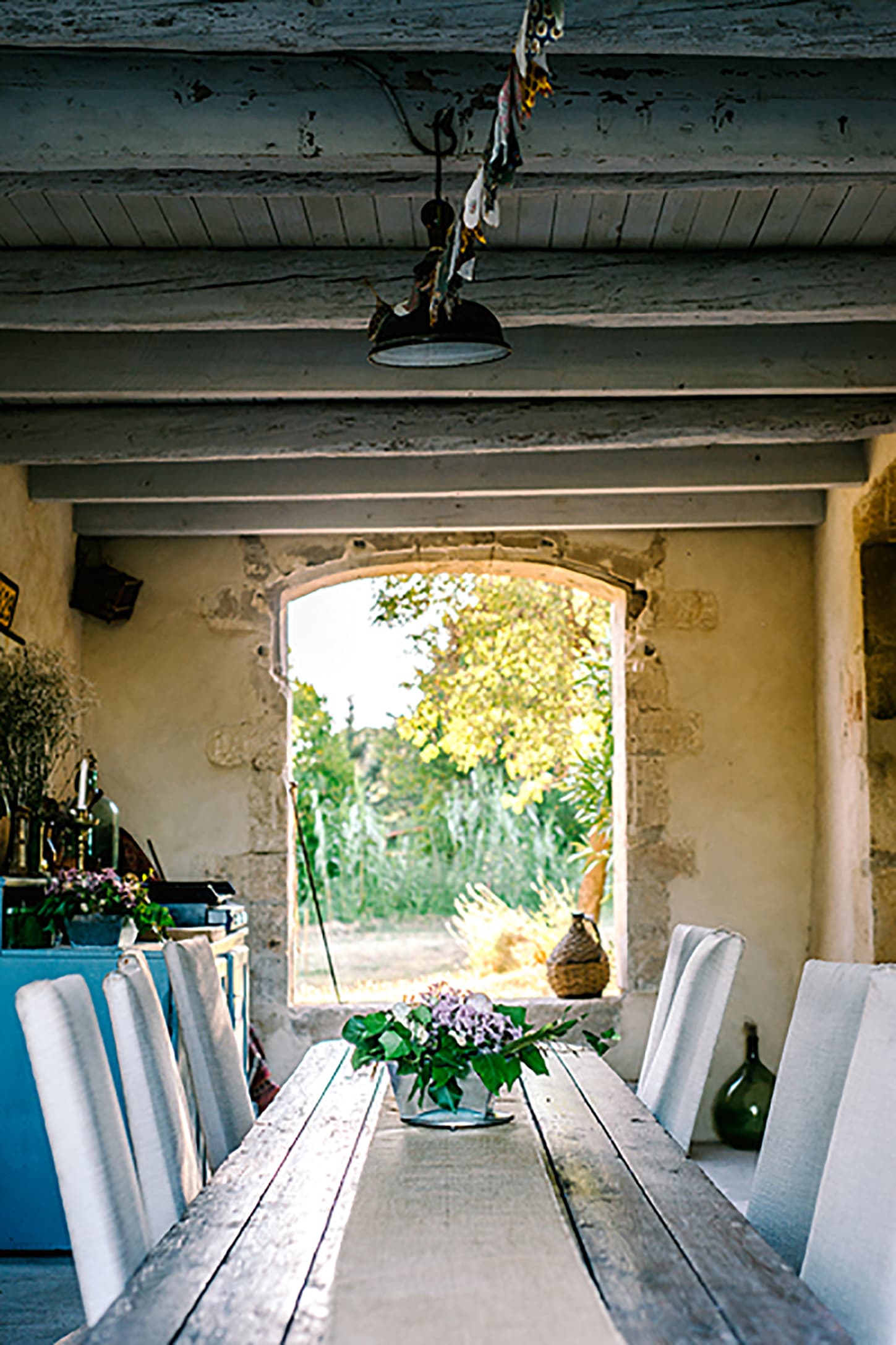 Les Amis des Terres de Pierre table