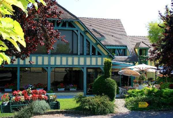 6754_pan_de_bois_-_facade.jpg