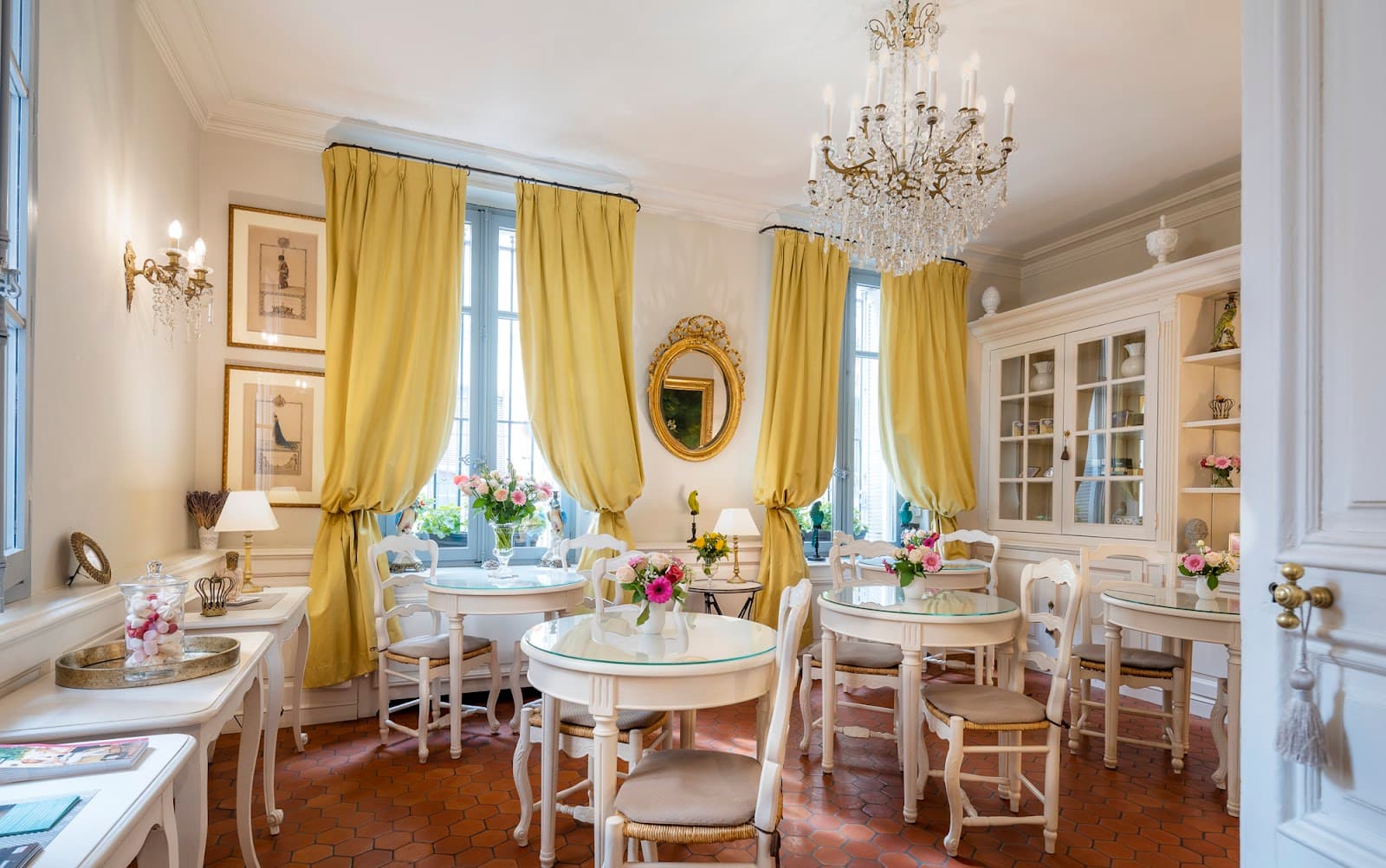 Hôtel des Quatre Dauphins