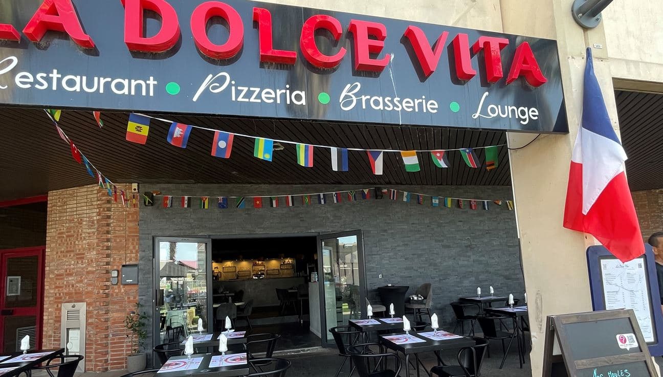 Entrée enseigne restaurant Dolce Vita Marseille