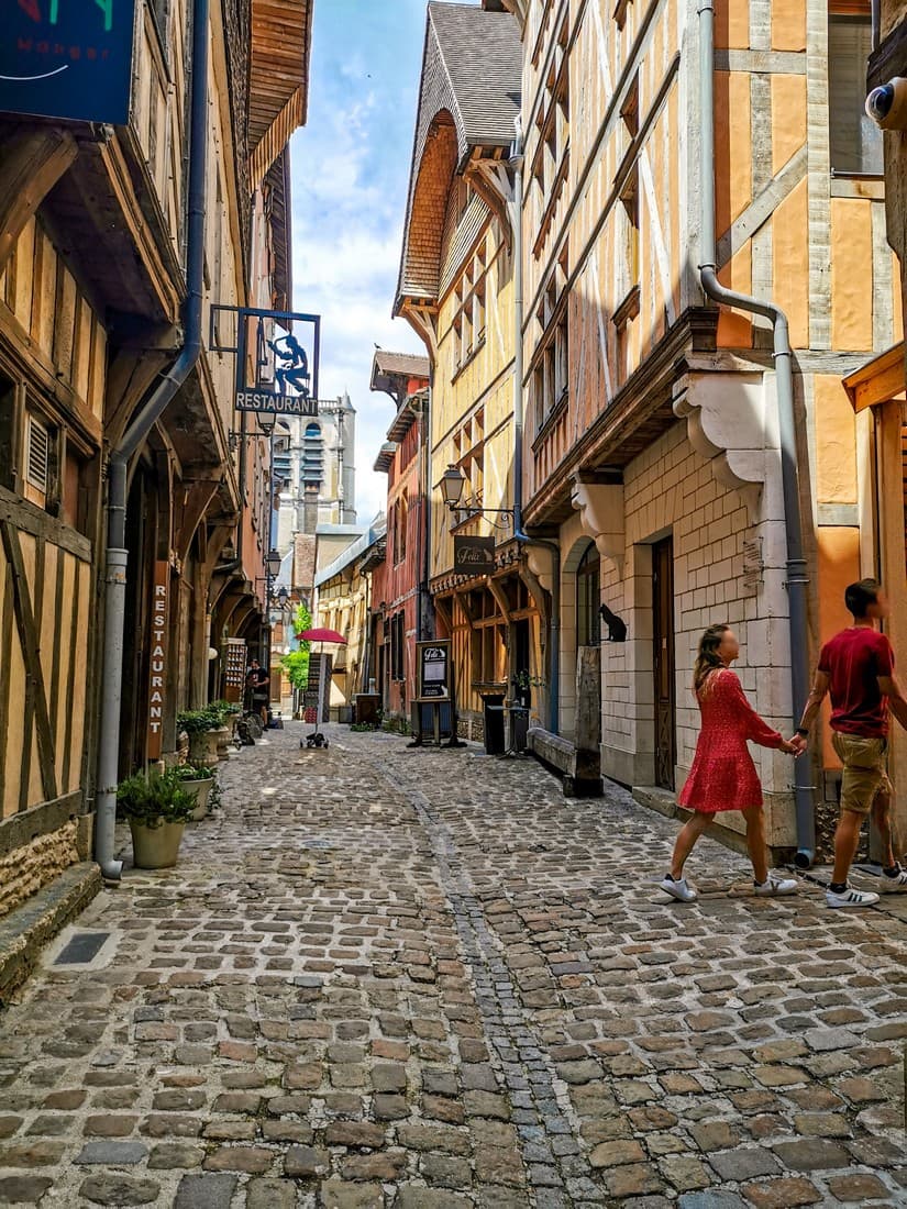 Ruelle des Chats © AL - Troyes La Champagne Tourisme (5floue) copie.jpg