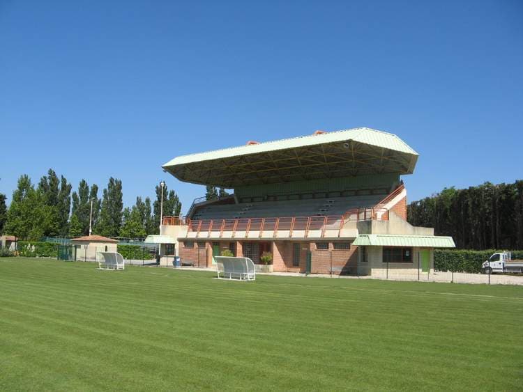 Stade du Moulin_Noves