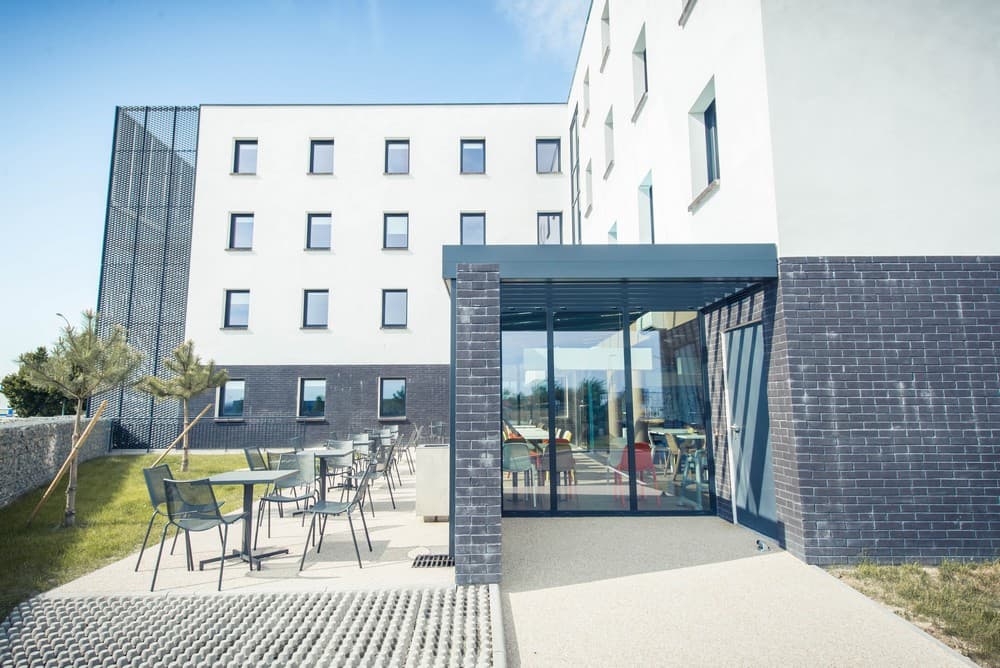 bâtiment entrée.jpg