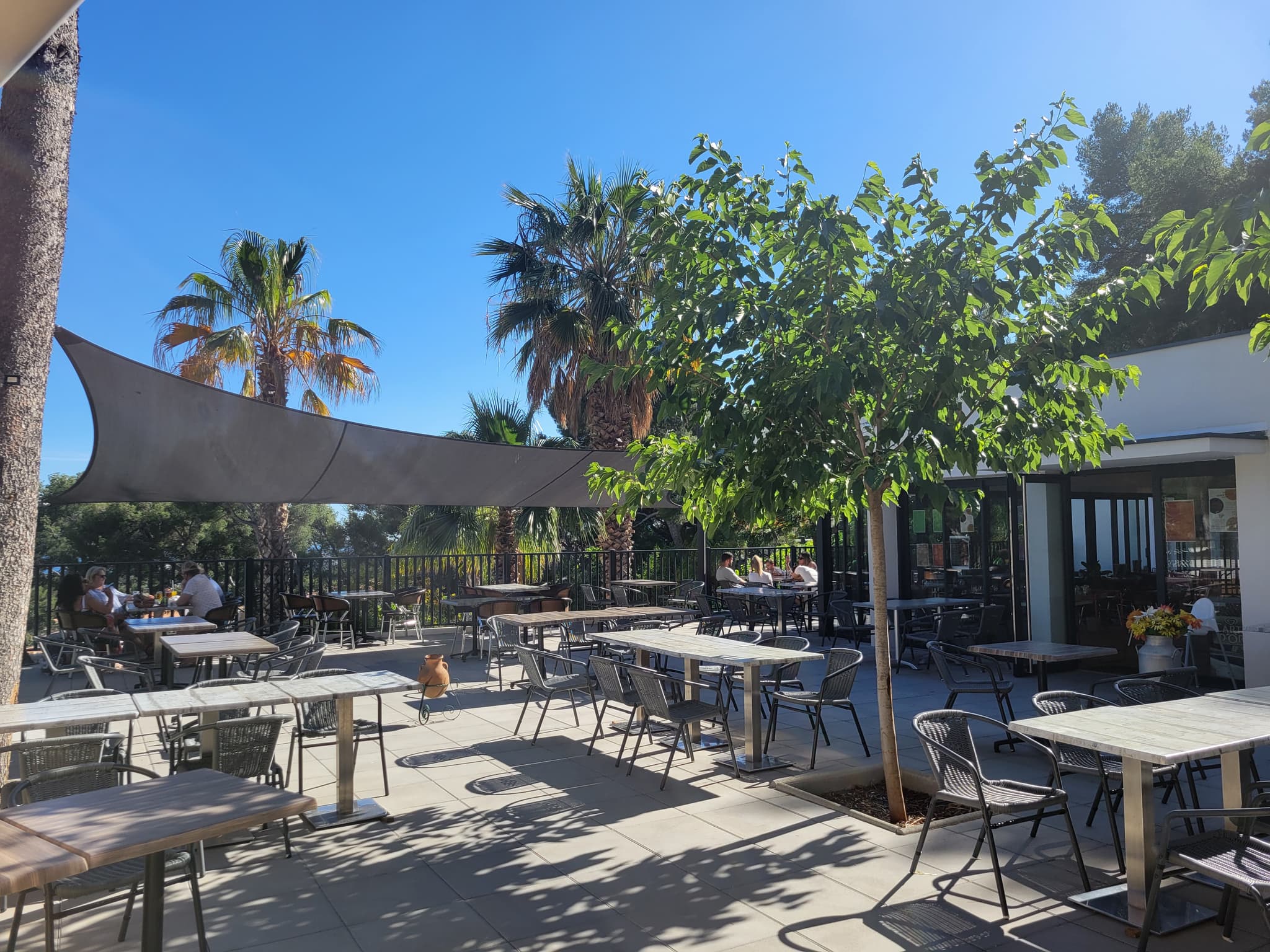restaurant