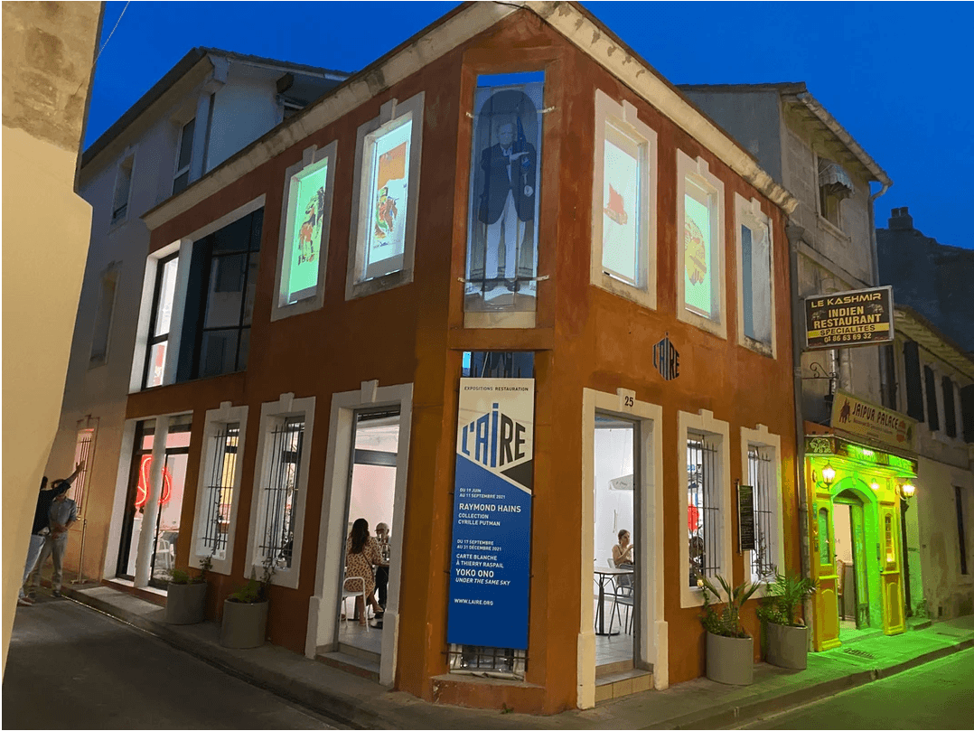 façade l'aire de nuit