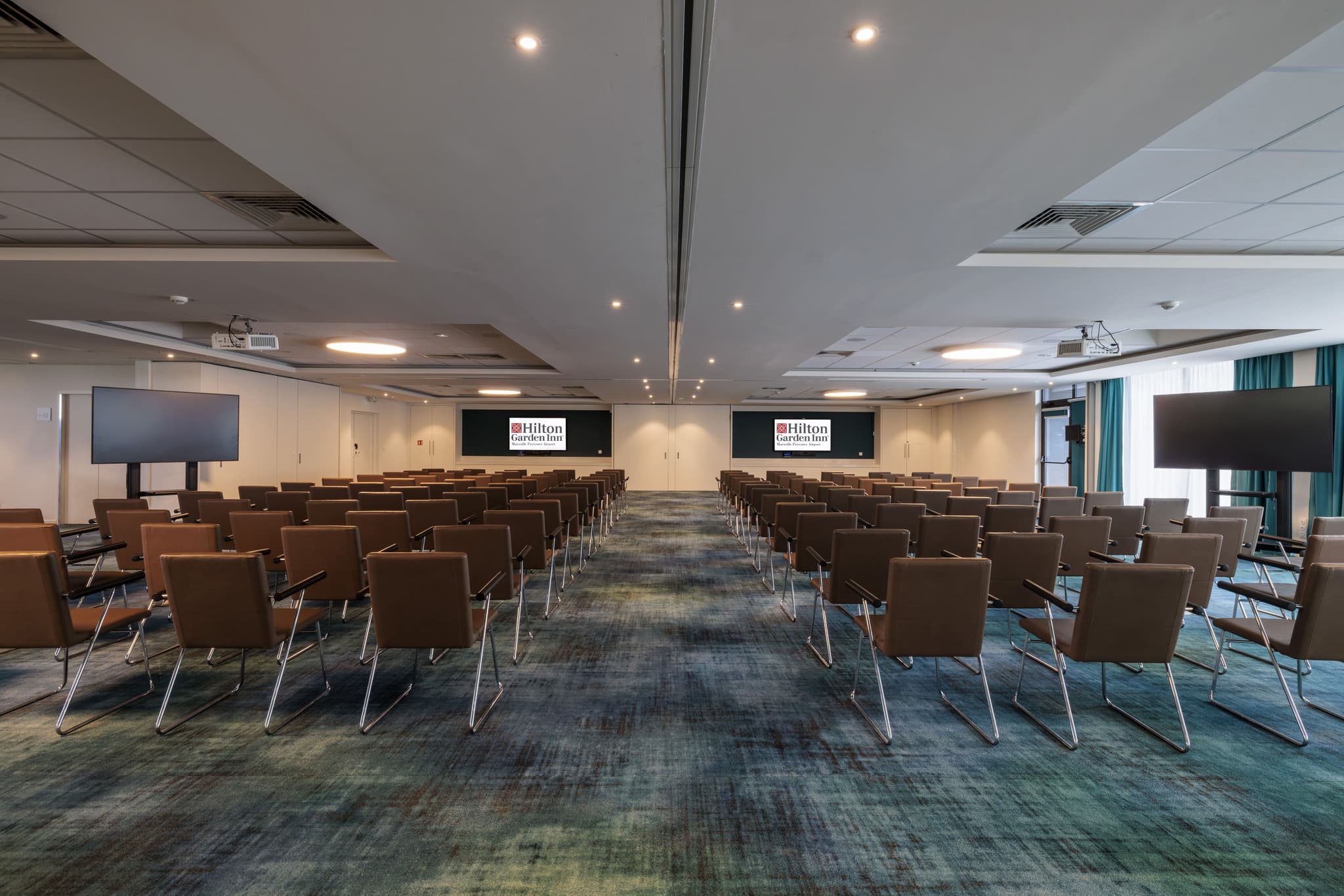 Salle de Réunion Salle Côte Bleue organisation théâtre 300m2