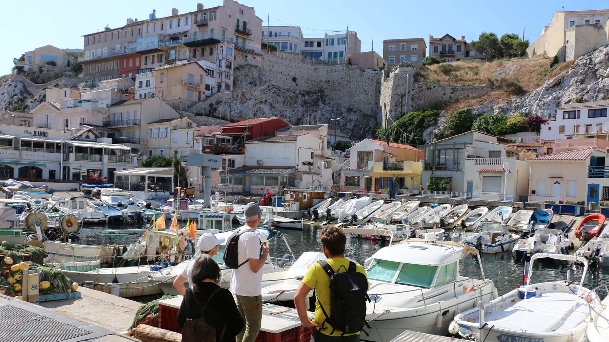 Vallon-des-auffes-randonneurs-randonnées-urbaines-de-marseille-urban-hike.jpg