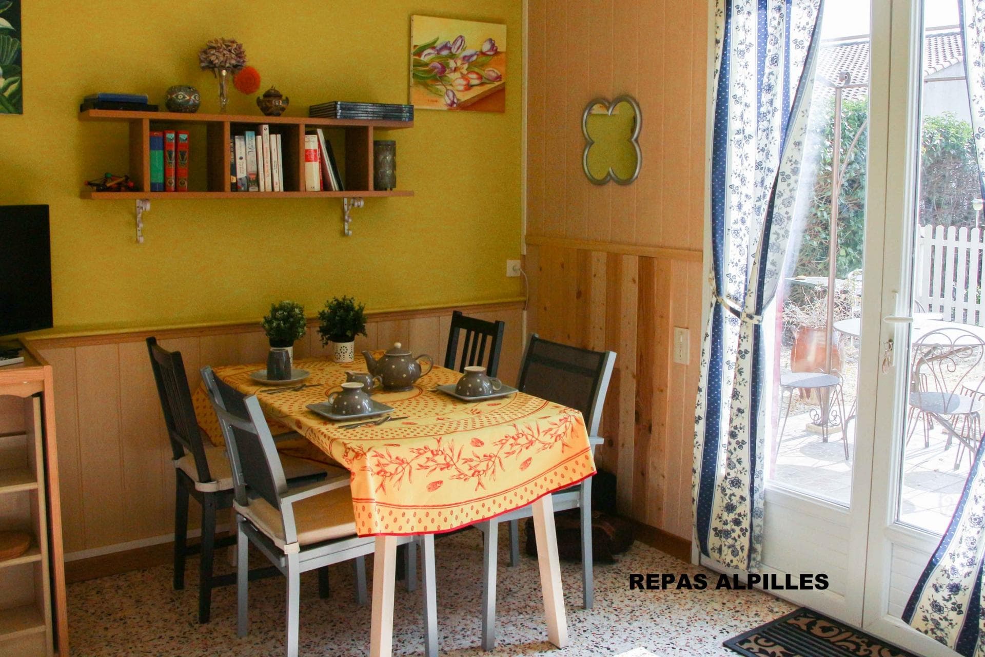 La Vigueirado - Gîte Alpilles salle à manger