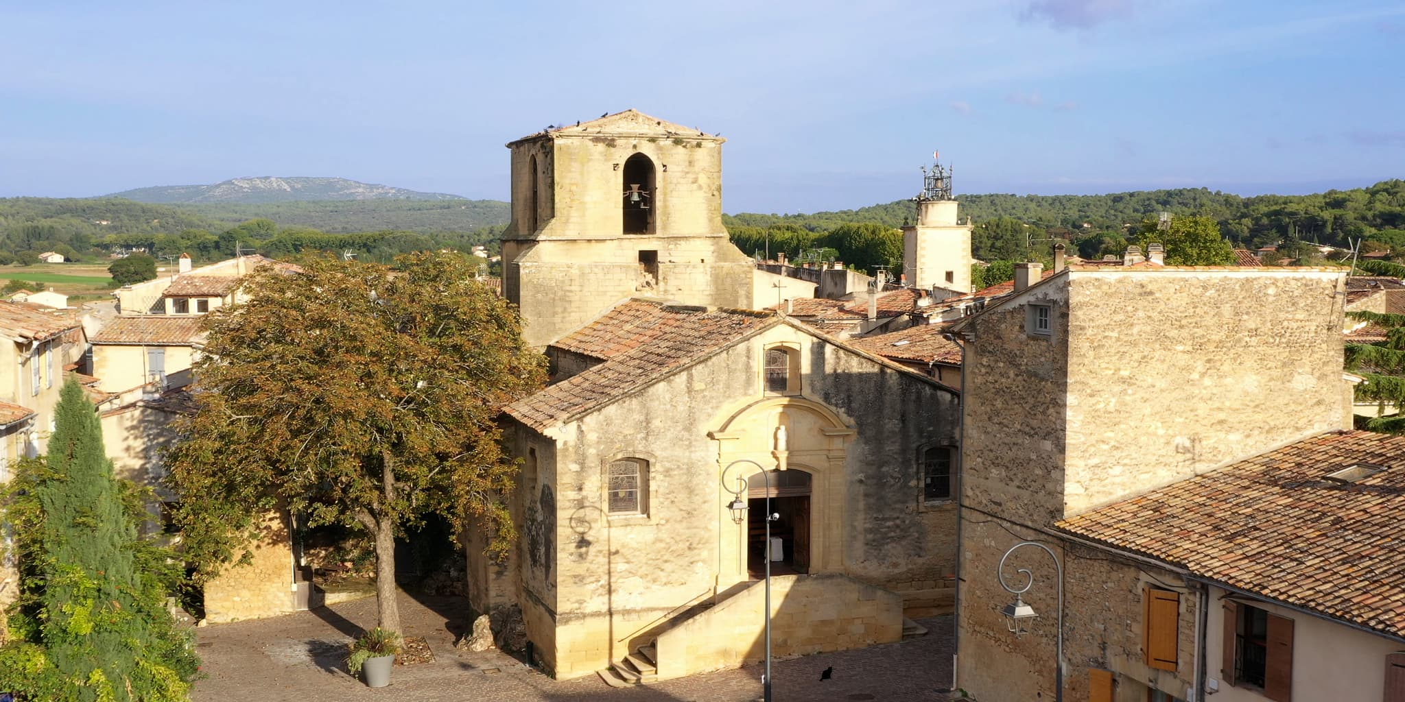 Eglise St Pierre_Peyrolles-en-Provence