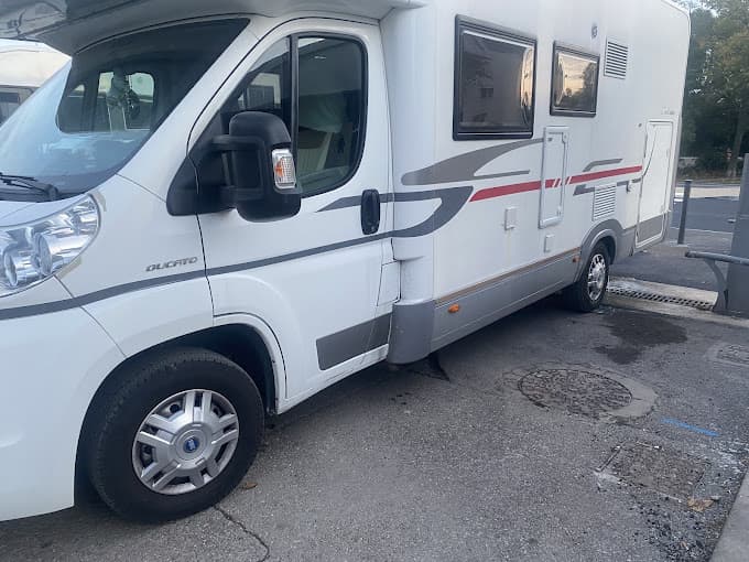 Aire de camping-cars publique
