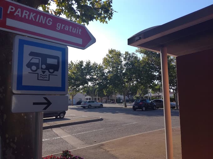 Aire de camping-cars publique