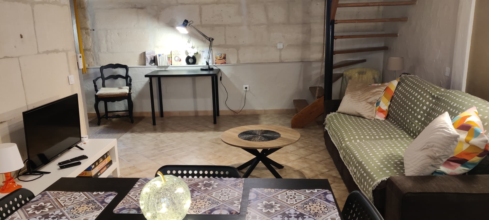 Le petit Arlésien et la mezzanine_Arles
