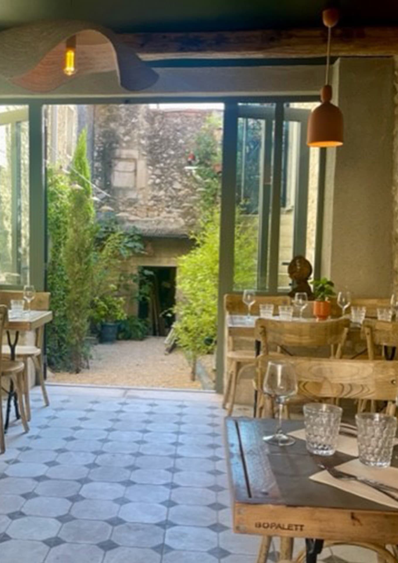 Restaurant Paulette Eygalières salle