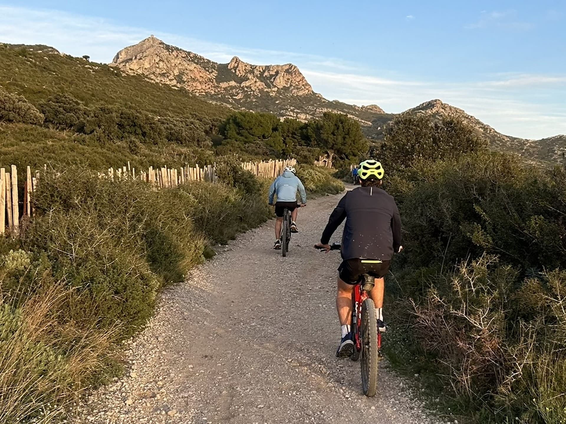 Unusual Ride Guide touristique à vélo à Aureille Vélo dans la garrigue