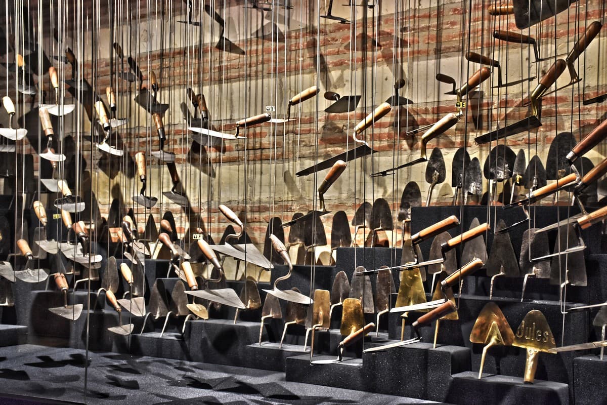 2017 - Les truelles -Creditsphoto Maison de l'Outil et de la Pensée Ouvrière (1).jpg